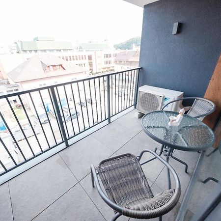 Brand New Luxury Apartment In The Heart Of Braşov Buitenkant foto