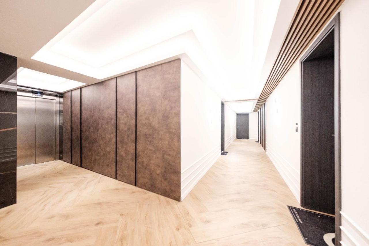 Brand New Luxury Apartment In The Heart Of Braşov Buitenkant foto